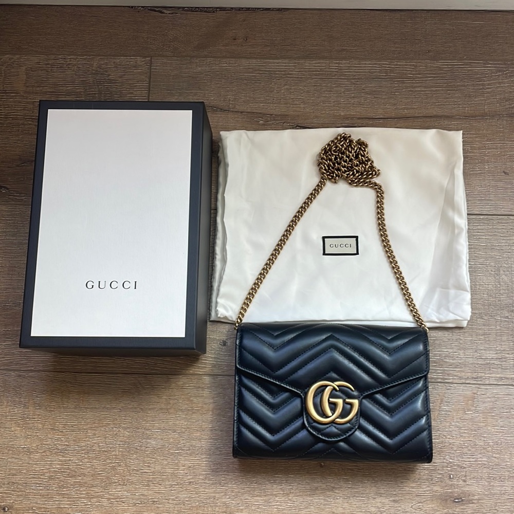 Gucci Marmont matelassé mini bag in black